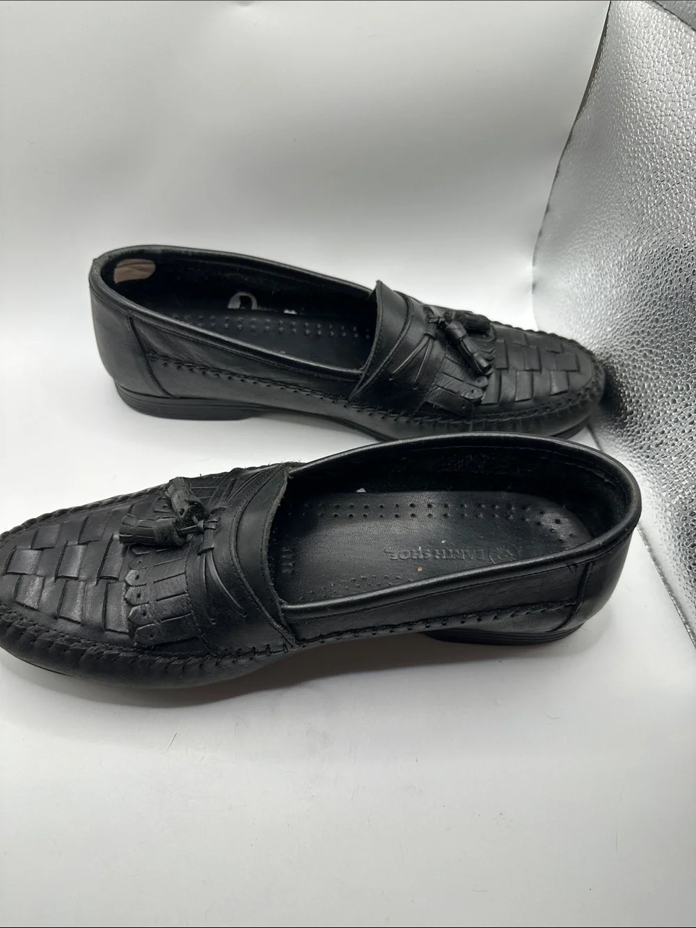 Earth Shoe Black Leather Tassel Loafers for Men dose 10.5